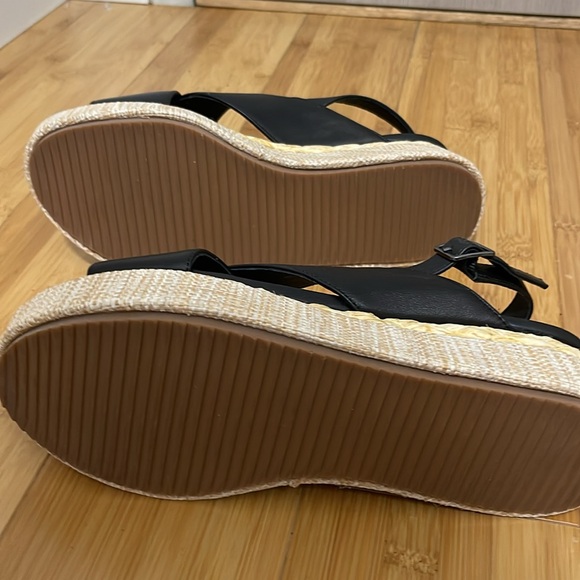 NWOT Sanctuary vegan leather black and straw color platform sandals - Picture 3 of 5